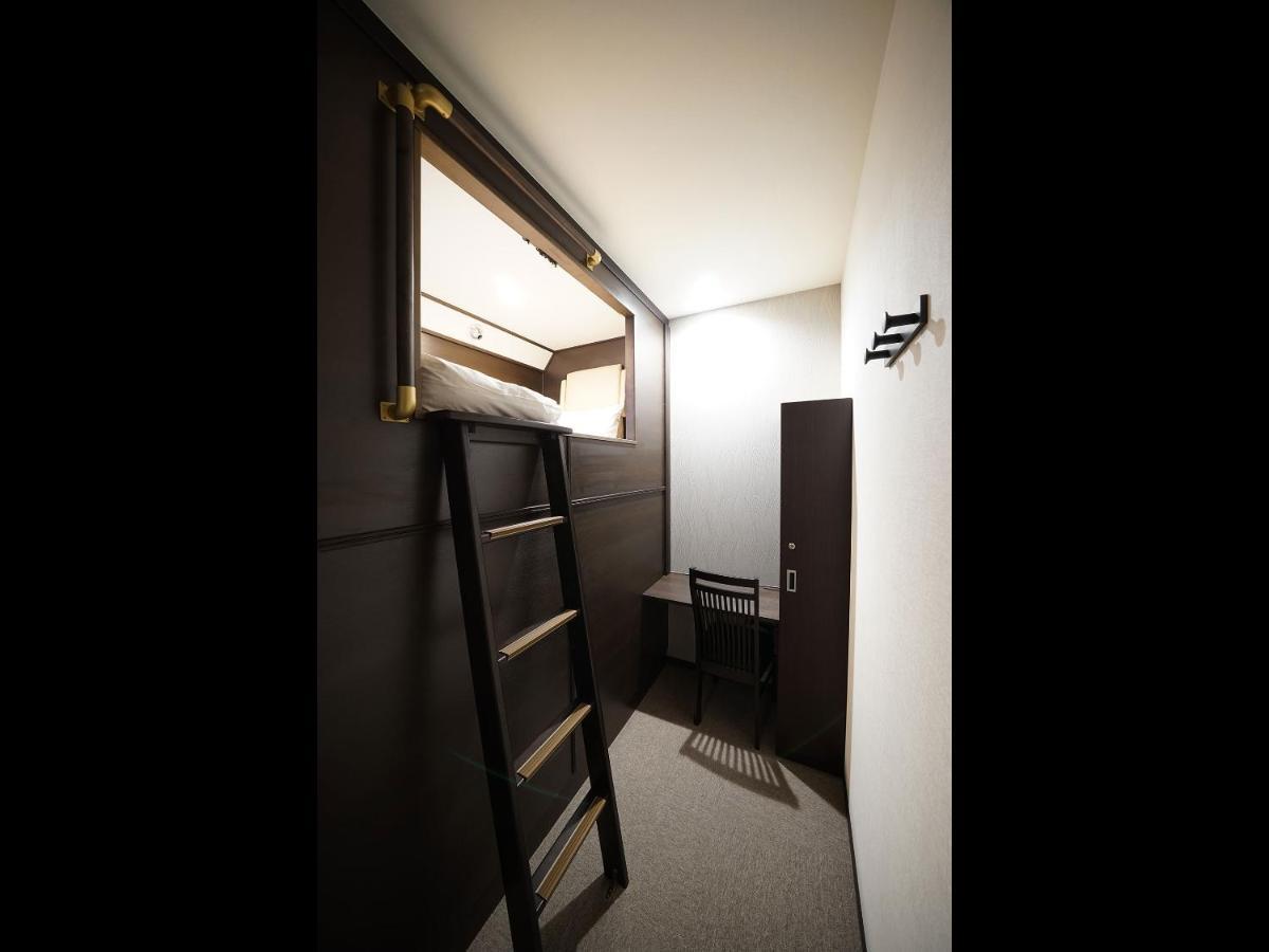 Wellcabin Tenjin - Male Only Fukuoka  Exterior photo