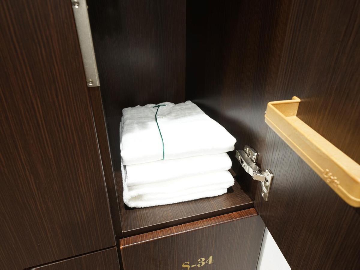 Wellcabin Tenjin - Male Only Fukuoka  Exterior photo
