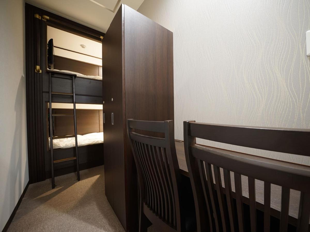 Wellcabin Tenjin - Male Only Fukuoka  Exterior photo
